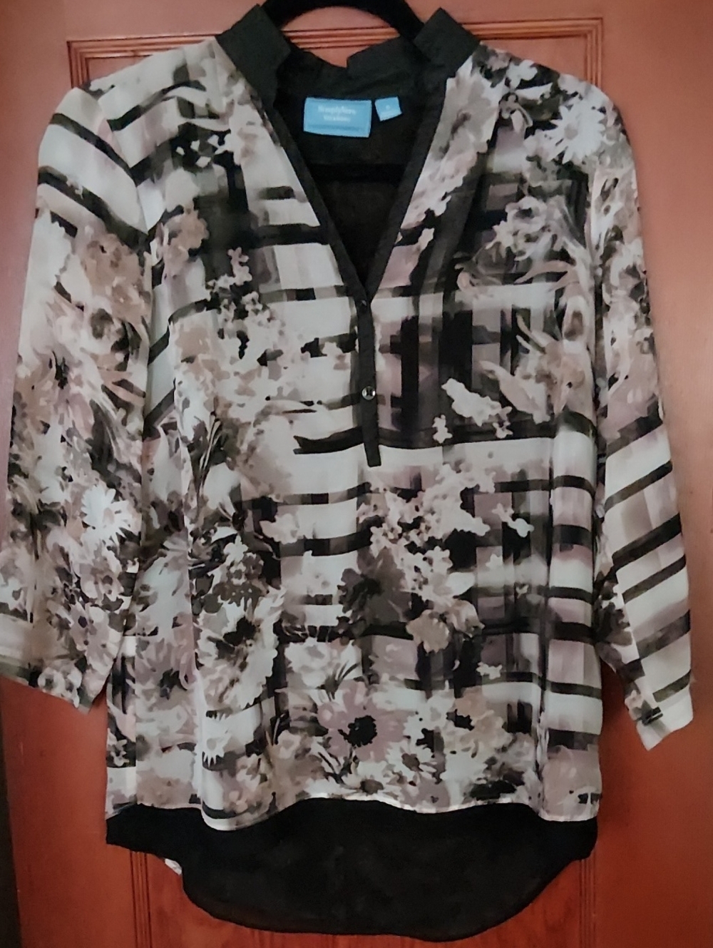 Simply Vera Vera Wang Black & Cream Floral-Stripe V-Neck Blouse